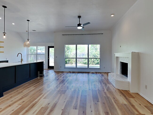Building Photo - 6401 NW 134th St