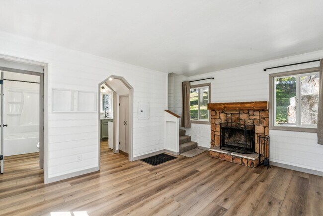 Foto del edificio - 28880 Cedar Dr