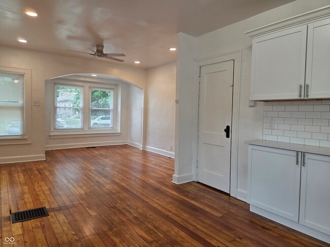 Building Photo - 774 Dequincy St