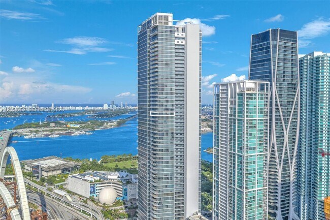 Building Photo - 1100 Biscayne Blvd