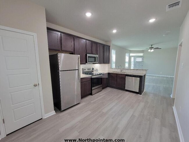 Foto del edificio - Beautiful Duplex in Cibolo Available Now!