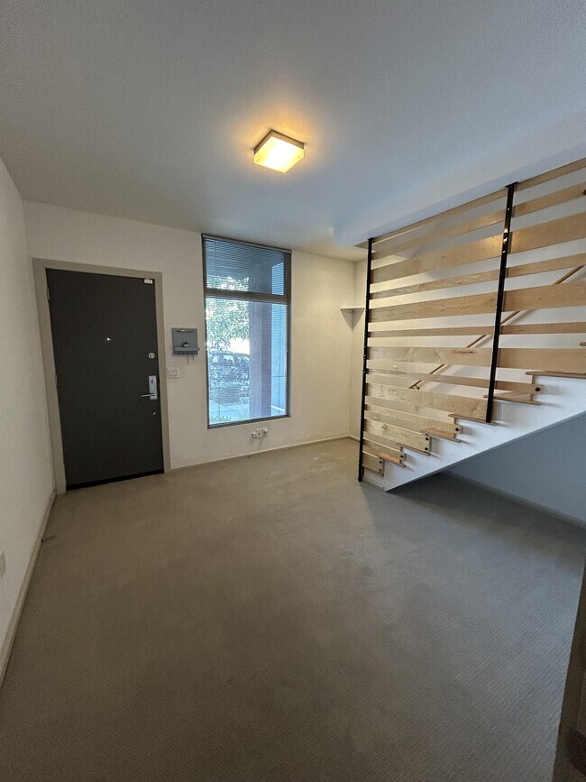 Building Photo - 339 Platinum St SW