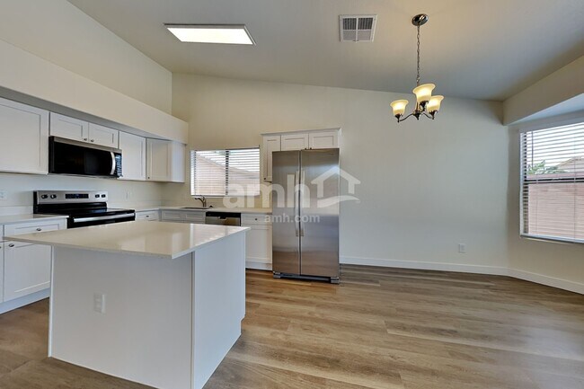 Foto del edificio - 7599 W Vermont Ave