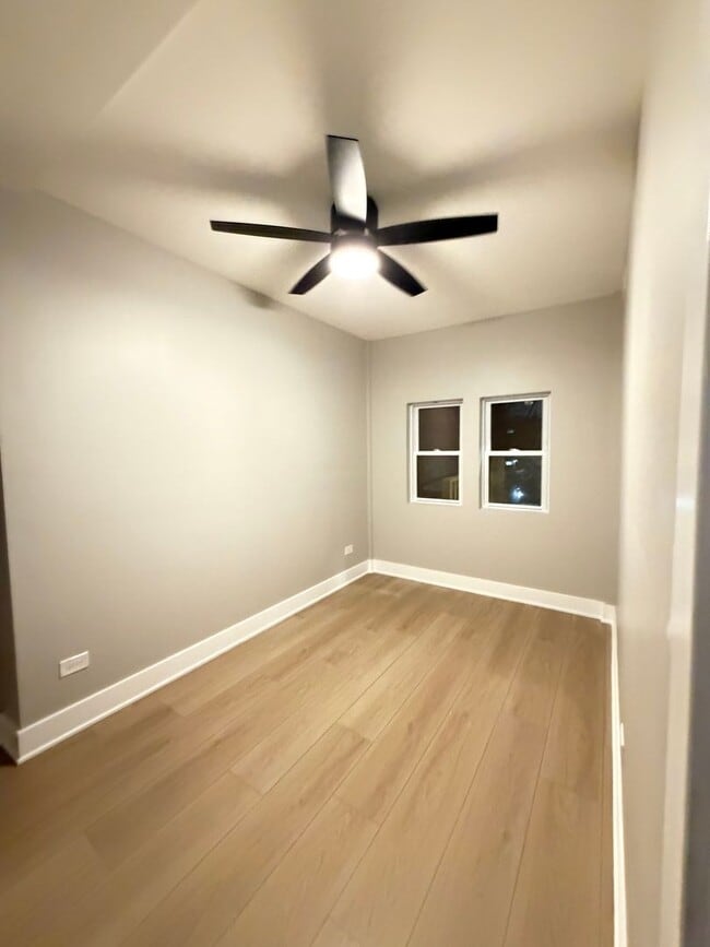 Foto del edificio - 6350 S St Lawrence Ave