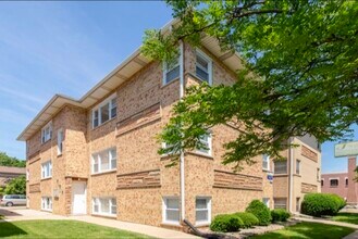 Building Photo - 4904 N Harlem Ave