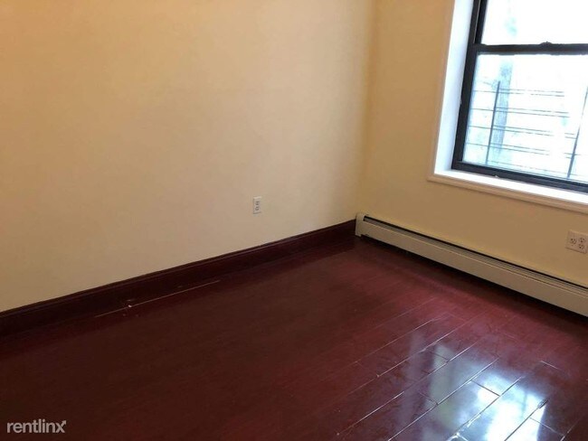 Building Photo - 1 br, 1 bath Apartment - 2399 Grand Concourse