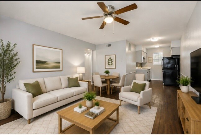Building Photo - Vista Del Sol