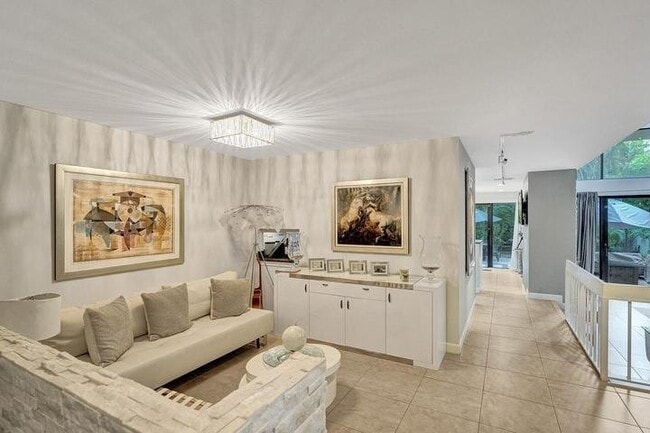 Foto del edificio - 702 St Albans Dr