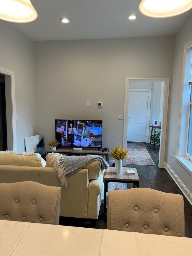 Foto del edificio - 809 N Franklin St