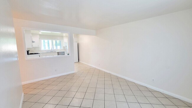 Building Photo - 2 bed/ 2 bath in El Cajon