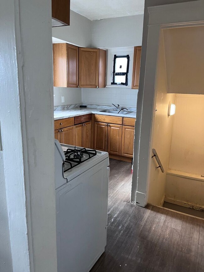 Building Photo - 3-Bedroom Home for Rent in Cleveland – Pet Friendly! Only $1,300
