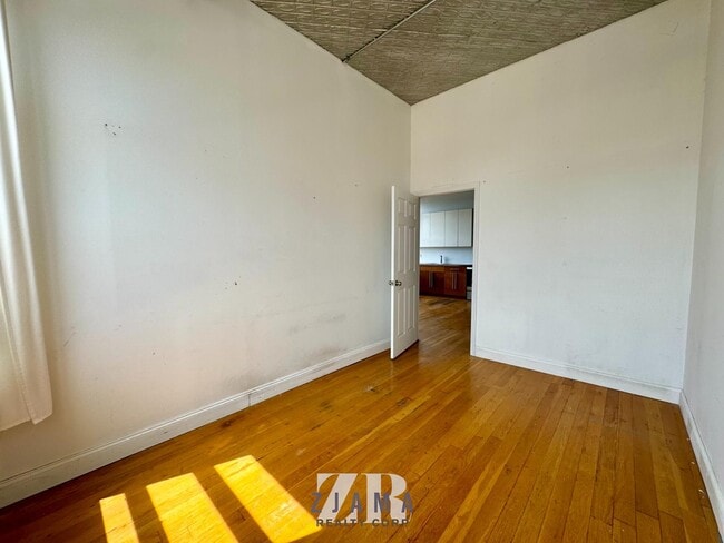 Building Photo - 1087 Flushing Ave
