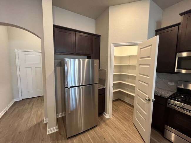 Building Photo - 9311 Clarke Cove