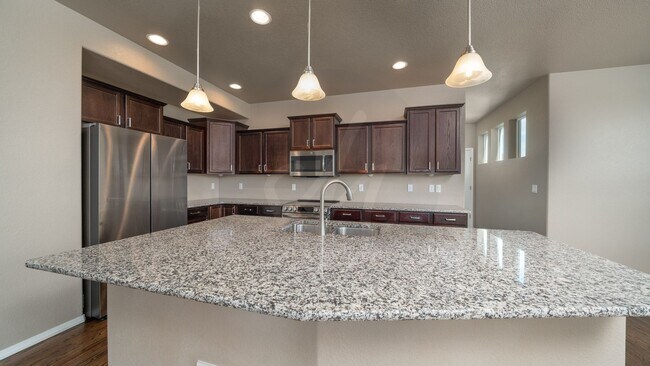Building Photo - Stunning 5 bedroom home in Banning Lewis R...