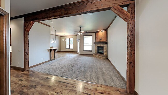 Building Photo - Beautiful 3 Bed 2 Bath Home in Moore Schools - Storm Shelter