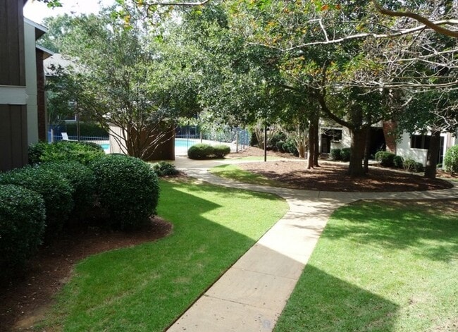 Building Photo - 601 N Gay St