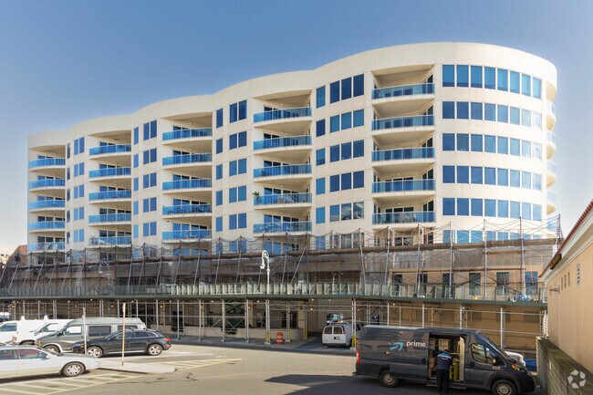 Foto del edificio - Aqua Luxury Oceanfront Condominiums