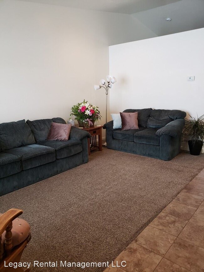 Foto del edificio - 4 br, 3 bath House - 905 Clara Court