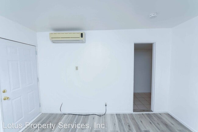 Building Photo - Studio, 1 bath House - 2472 1/2 Oneida St