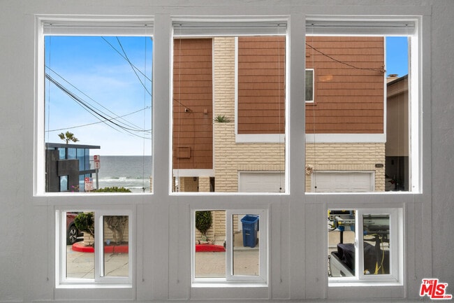 Building Photo - 115 44th St
