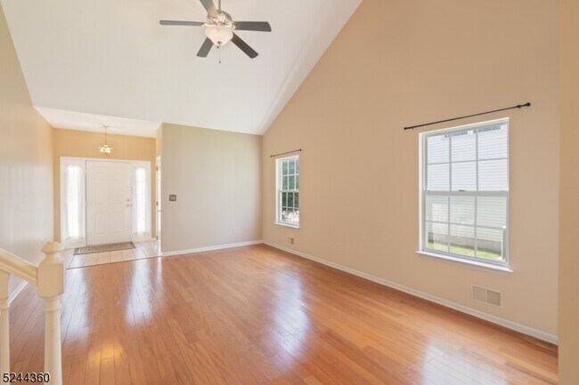 Building Photo - 43 Huntley Way
