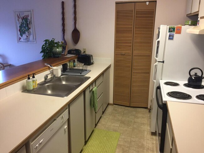 Foto del edificio - 6117 20th Ave NW