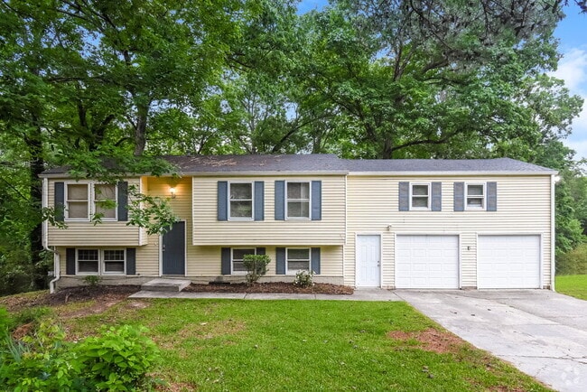 Building Photo - 3332 Chesterfield Ct