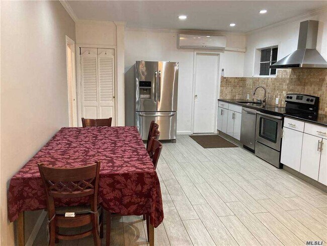 Foto del edificio - 156 E Rockaway Rd