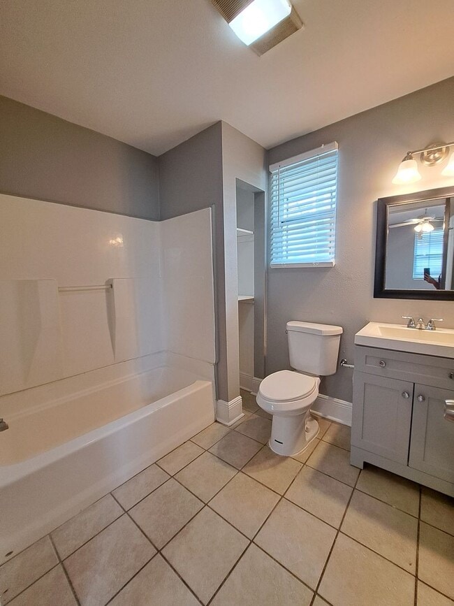 Foto del edificio - GORGEOUS 3BR/2 BA Single Family Home!