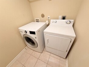Building Photo - 8614 Brookdale Park Ln