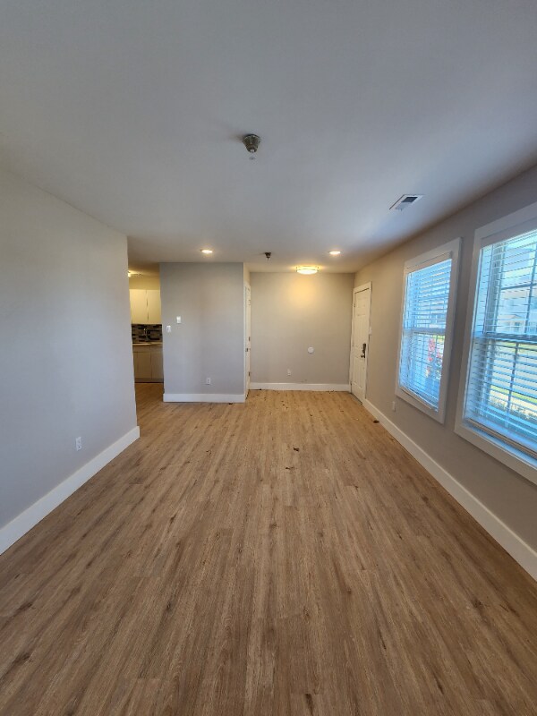 Building Photo - 19 N American Dr