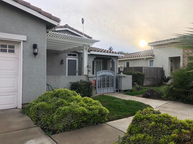 Foto del edificio - 1764 E Golden Way