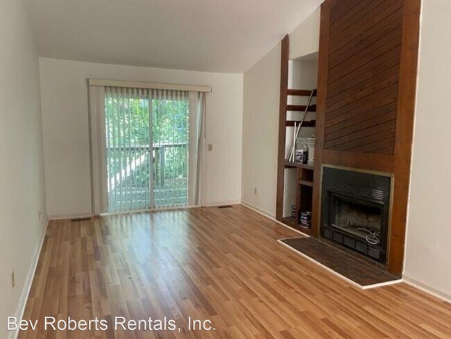 Building Photo - 2 br, 2 bath House - 911-C West Chatham St...