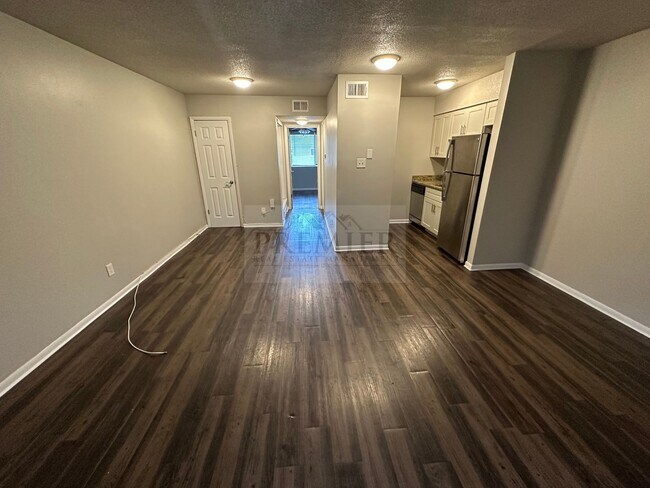 Foto del edificio - 6055 Barton Ave