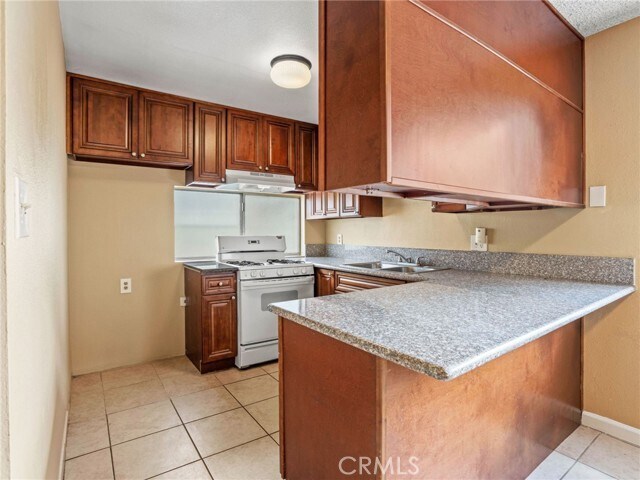 Building Photo - 7037 Milton Ave