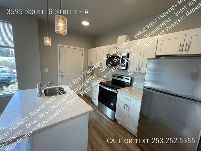 Foto del edificio - MOVE-IN DURING JANUARY FOR $100!! (Exclude...