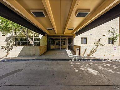Foto del edificio - 800 N Pearl St