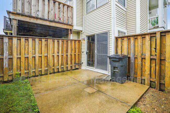 Building Photo - 10901 Postern Ct