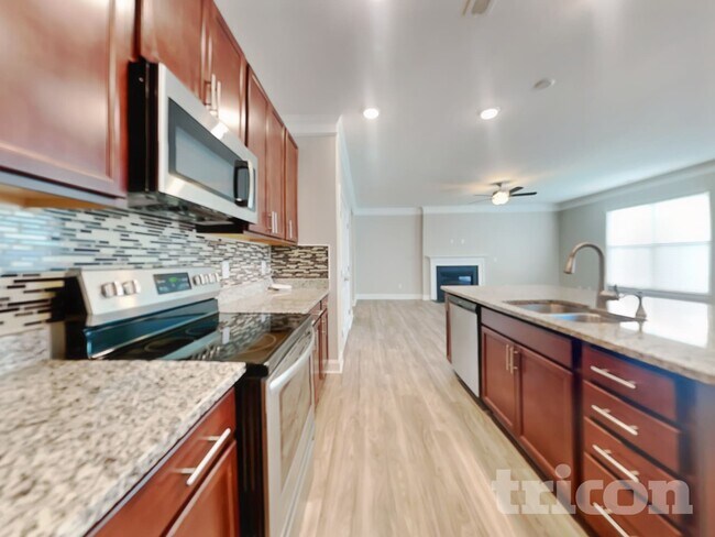 Building Photo - 225 Highview Dr