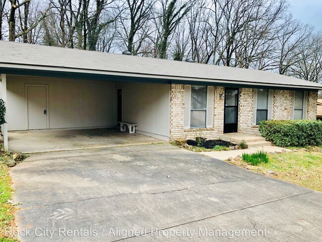 Building Photo - 3 br, 1.5 bath House - 2020 buffalo Trail