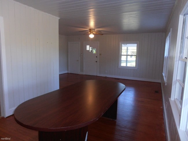 Building Photo - 2285 Gillis Hill Rd