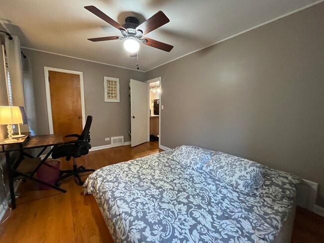 Building Photo - 421 Edgewood Pl