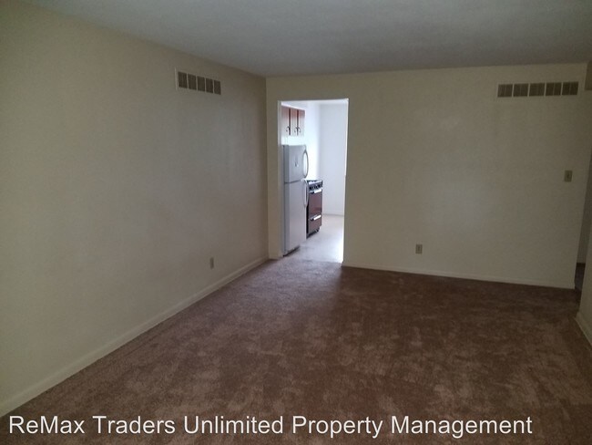 Building Photo - 239-249 E Oak Cliff Ct