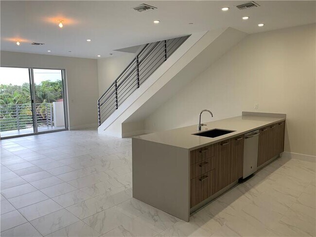 Foto del edificio - 1044 NE 18th Ave