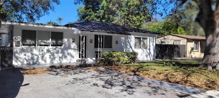 Building Photo - 875 NE 130th St