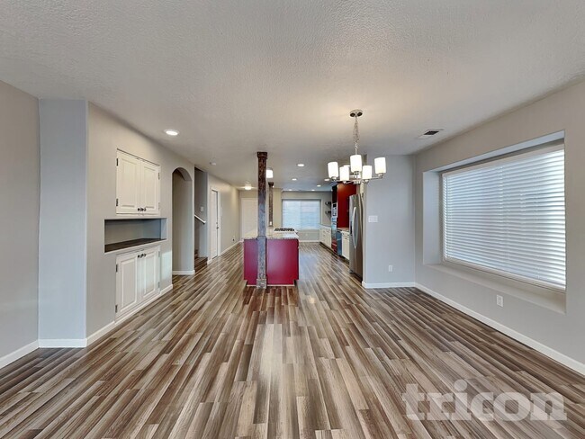 Foto del edificio - 8232 Bluffs Edge Pl NW