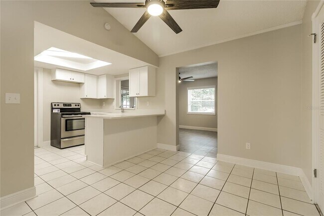 Foto del edificio - 506 Providence Blvd