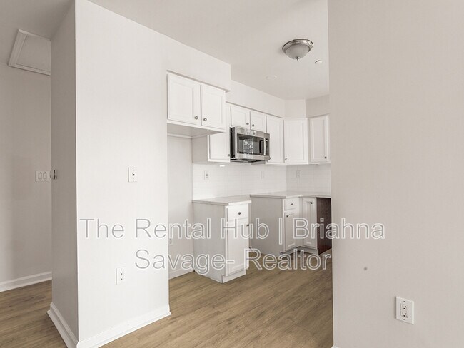 Photo - 17 Bowman Ave Townhome