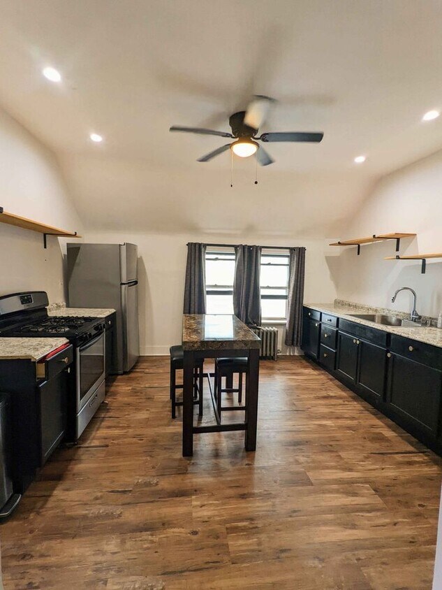 Primary Photo - 779 Prospect Ave
