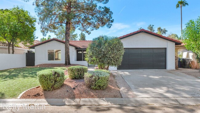 Building Photo - 3 br, 2 bath House - 1511 E. Edgewater Dr.